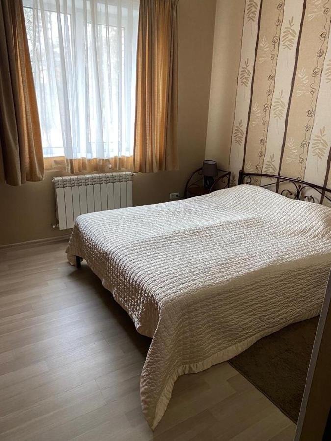 Hotel Gostynnyi Dvir Buča Exteriér fotografie