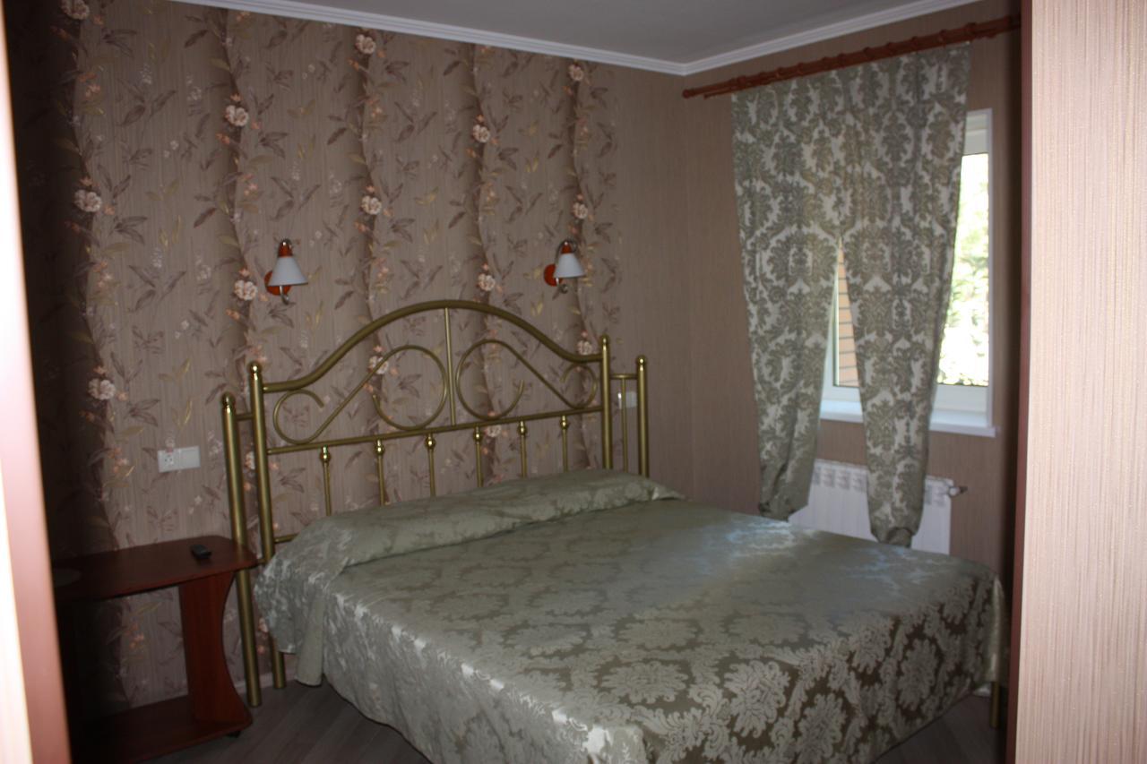 Hotel Gostynnyi Dvir Buča Pokoj fotografie