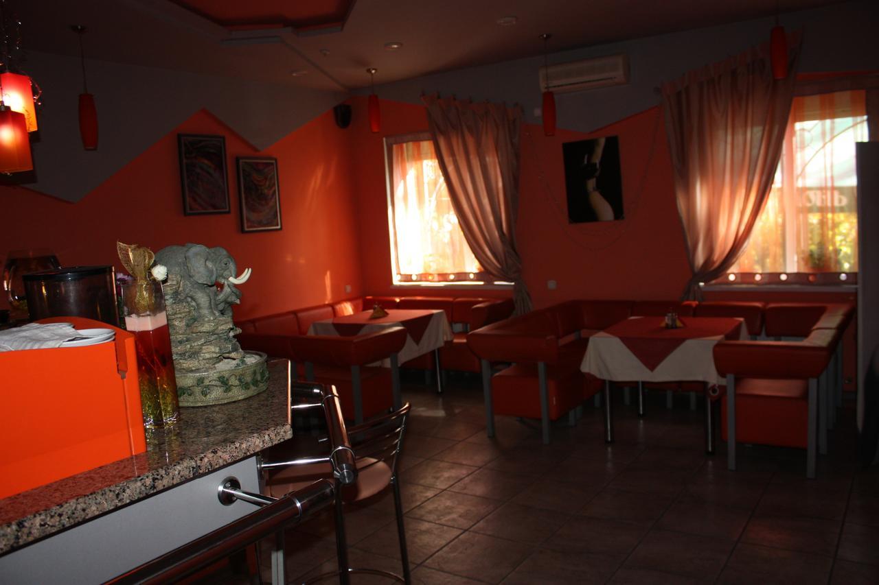 Hotel Gostynnyi Dvir Buča Exteriér fotografie