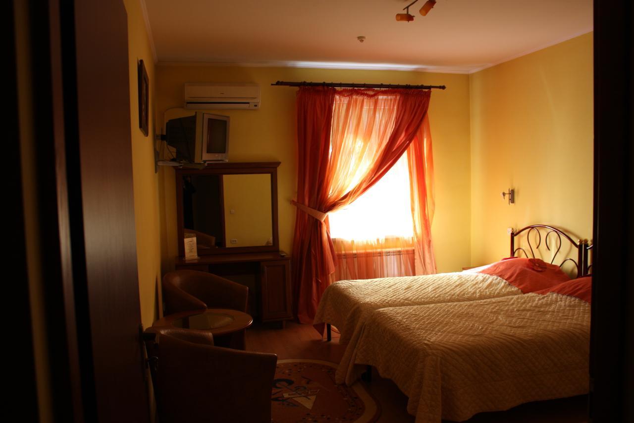 Hotel Gostynnyi Dvir Buča Pokoj fotografie
